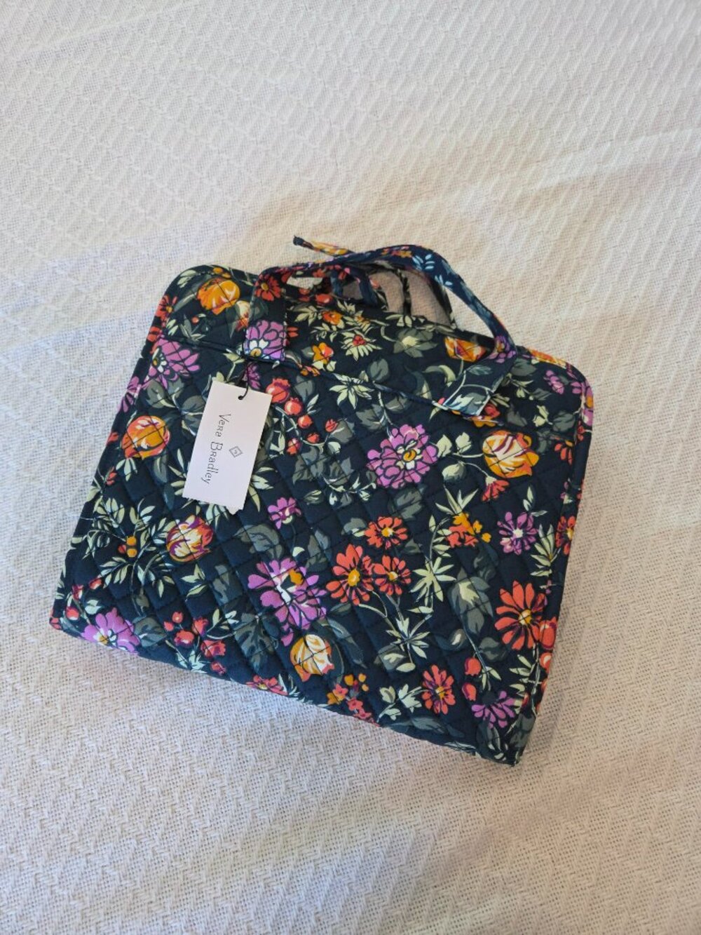 Vera Bradley Quilted Fresh cut Floral Green Hanging Organizer NWT's